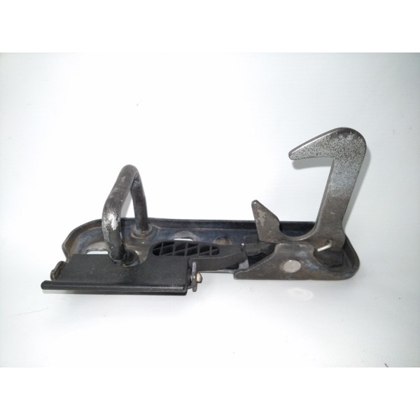 Trava Capo 1k0823480 Vw Jetta 2007-2010