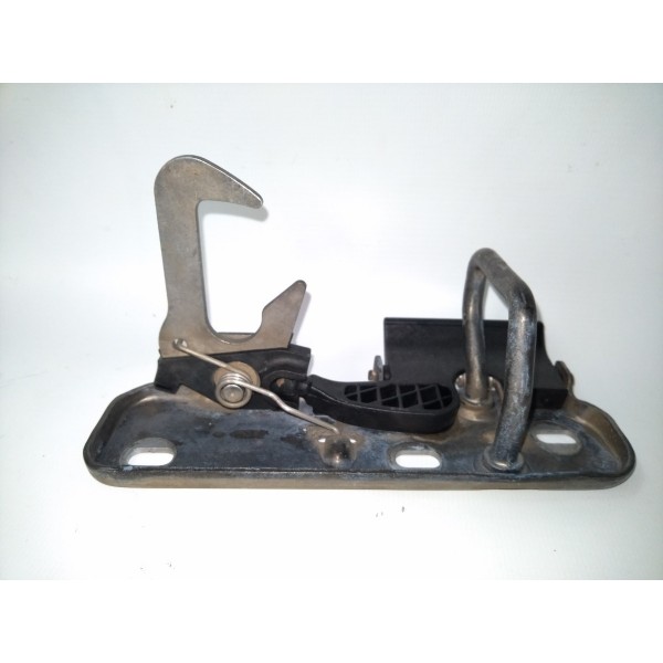 Trava Capo 1k0823480 Vw Jetta 2007-2010