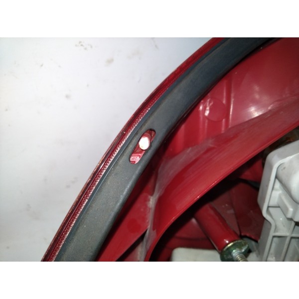 Lanterna Traseira Direita Ford Mondeo 2001-2006 Direito Vermelho