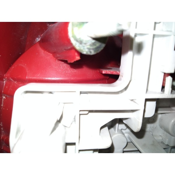 Lanterna Traseira Direita Ford Mondeo 2001-2006 Direito Vermelho