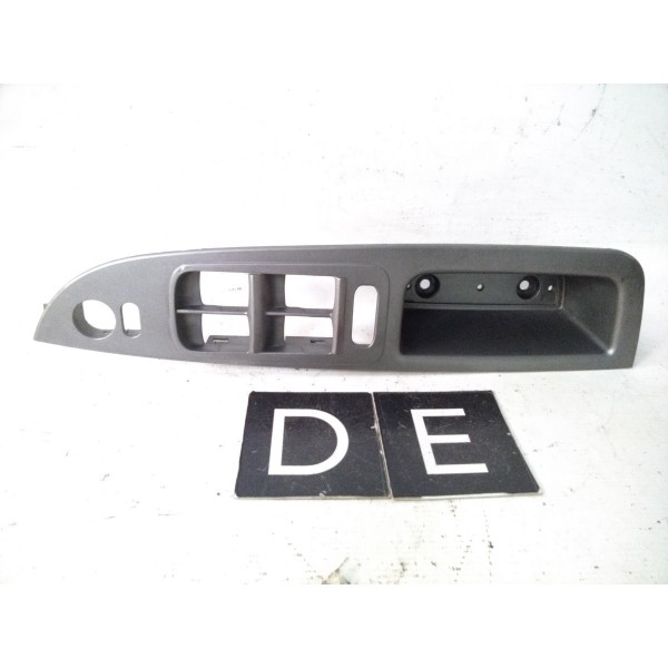 Moldura Botao Vidro Dianteiro Esquerdo Gm Malibu 2008 - 2012