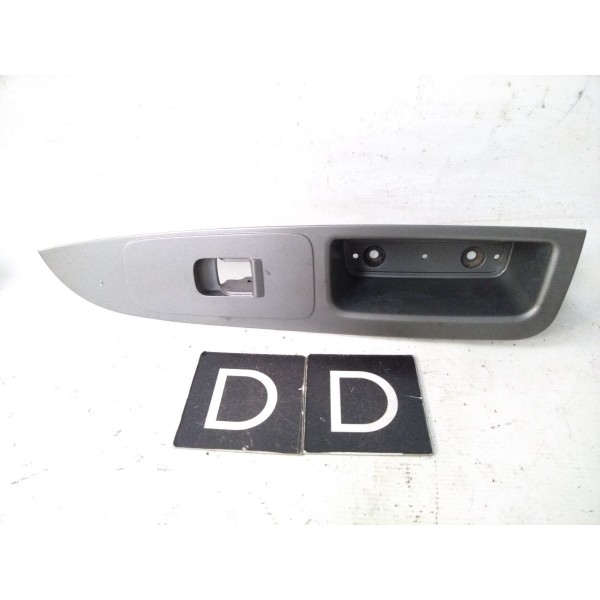 Moldura Botao Vidro Dianteiro Direito Gm Malibu 2008 - 2012