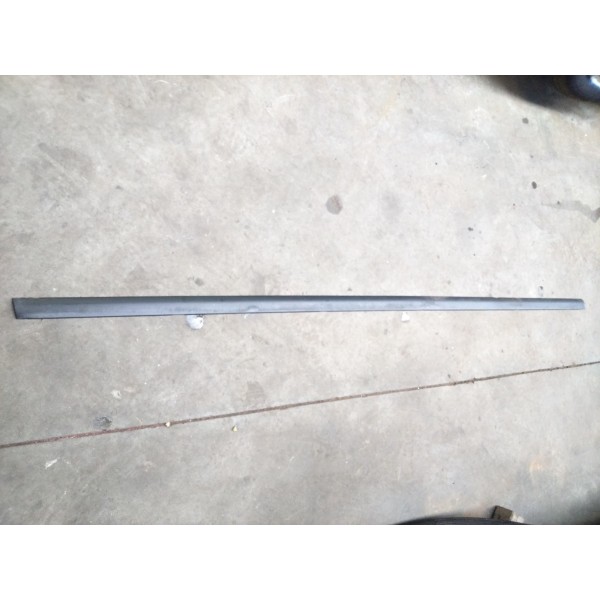 Friso Lateral Esquerdo 8408677 Bmw E53 X5 1999 2005 Detalhe