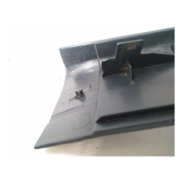 Moldura Lateral Porta Mala Esquerdo Bmw X5 1999 2005 Detalhe