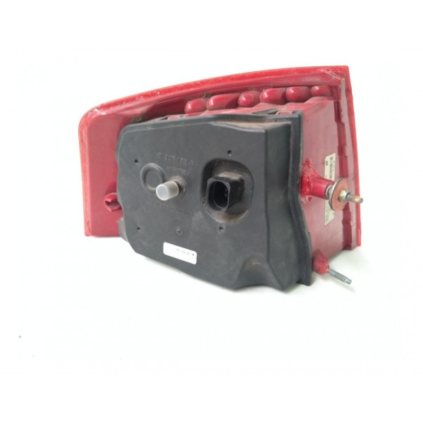 Lanterna Traseira Direita Audi A8 2003 - 2009 Detalhe Direito