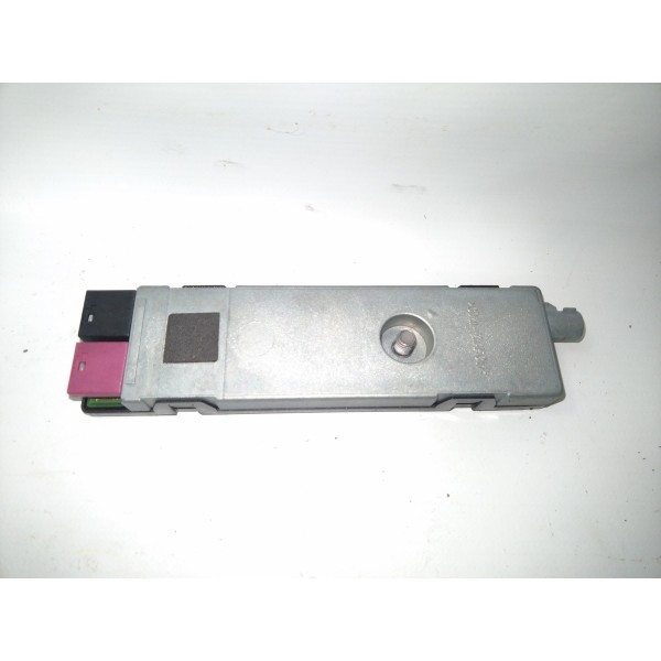 Módulo Amplificador De Antena Mercedes C200 A2048200189 Preto