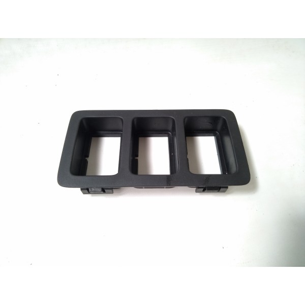 Moldura Botão Farol 7383165j0 Suzuki Grand Vitara 2012 2019